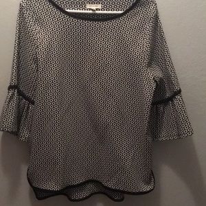 Heavy knit black/white 3/4” sleeves